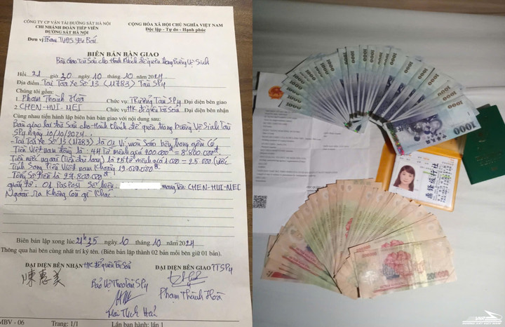 Tiền và hộ chiếu hành khách bỏ quên trên tàu Hà Nội - Lào Cai. Ảnh: VNR