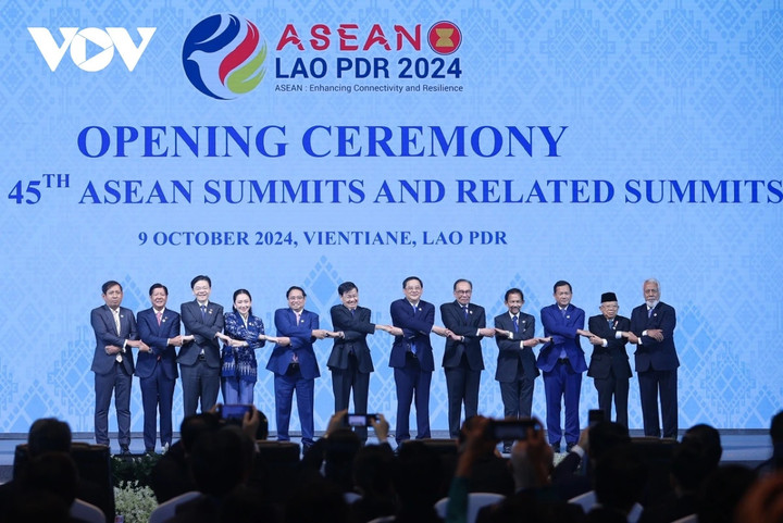 Hội nghị Cấp cao ASEAN lần thứ 44, 45 diễn ra tại Lào.