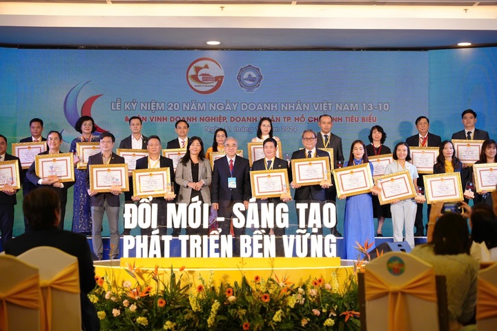 Các Doanh nghiệp vinh dự nhận danh hiệu "Doanh nghiệp, doanh nhân tiêu biểu năm 2024".