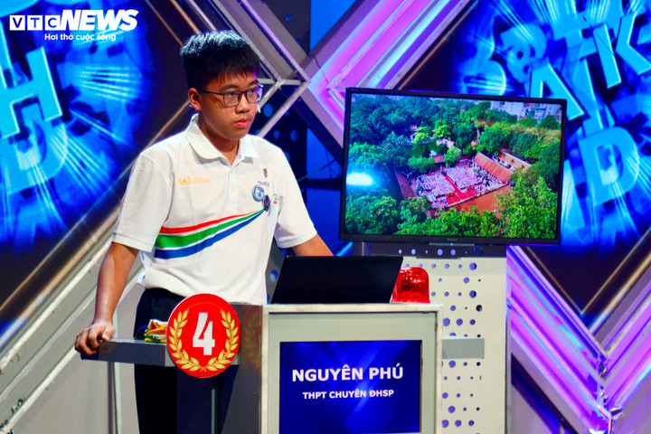 Nguyên Phú hoàn thành phần thi Khởi động với 40 điểm.