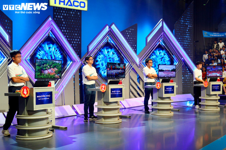 Thứ tự đứng của các thí sinh.