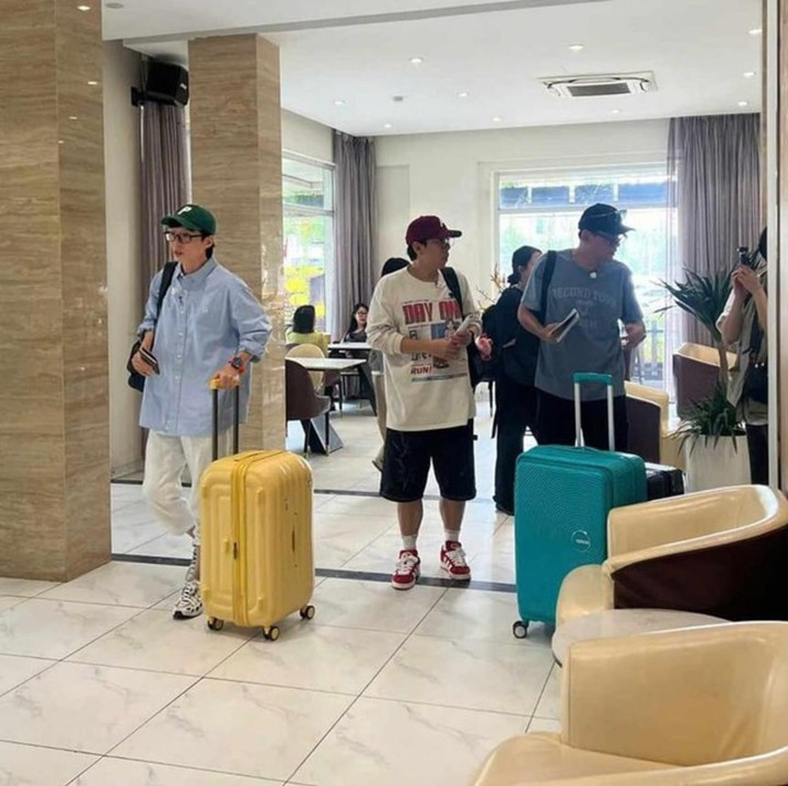 Yoo Jae Suk, Hwang Jung Min, Yang Se Chan, Ji Suk Jin đi quay show du lịch ở Hà Nội.