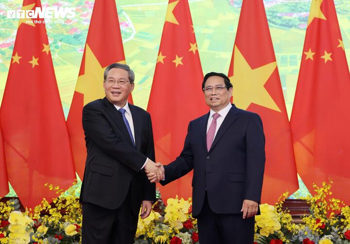 Thủ tướng Phạm Minh Chính và Thủ tướng Trung Quốc Lý Cường.