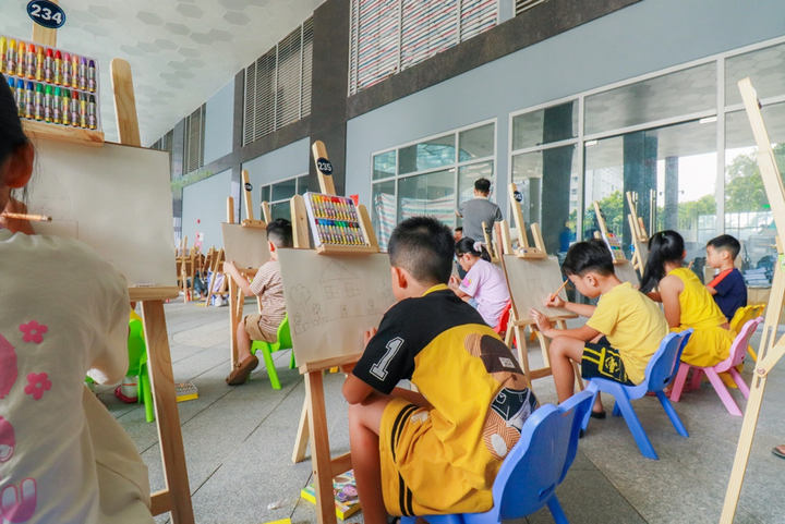 Các hoạt động trong mỗi dịp lễ hoặc những buổi giao lưu cộng đồng giúp cư dân tại khu căn hộ thêm gắn kết.