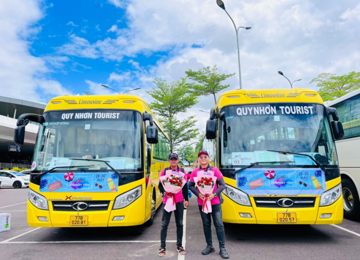 Dù nắng hay mưa thì hướng dẫn viên Quy Nhơn Tourist luôn cháy hết mình.