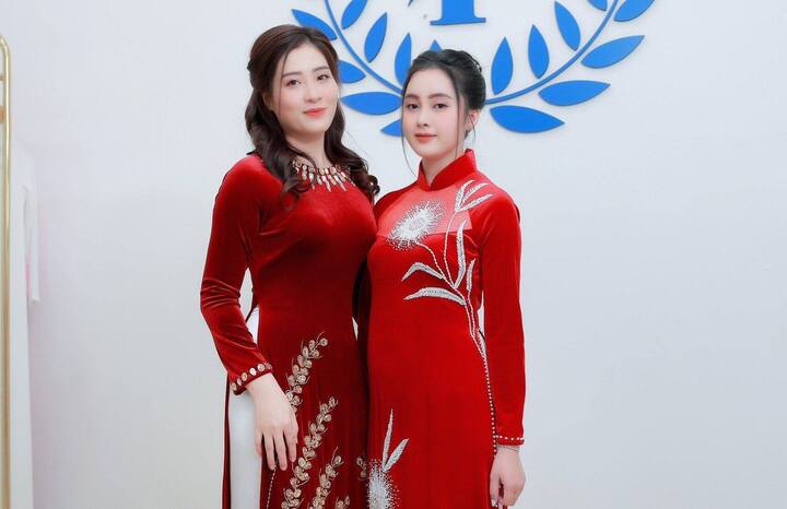 Áo dài sẽ là món quà đầy thú vị nhân ngày Phụ nữ Việt Nam. (Ảnh: Áo dài Phạm)