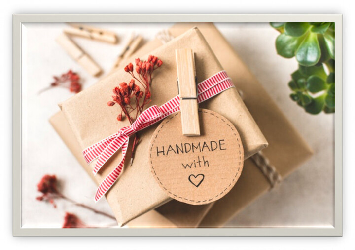 Những món quà handmade chắc chắn sẽ khiến người nhận xúc động.