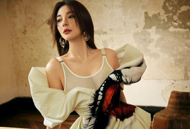 Song Hye Kyo Trung Quốc dính bê bối mang thai hộ.