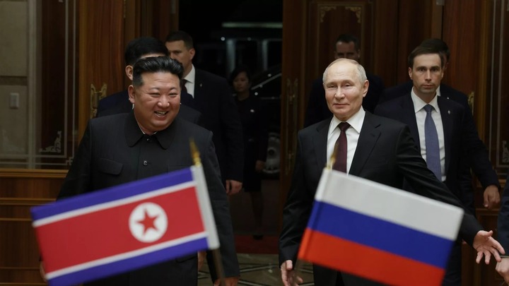 Tổng thống Nga Vladimir Putin và Chủ tịch Triều Tiên Kim Jong-un tiến hành hội đàm song phương tại Bình Nhưỡng vào tháng 6. (Ảnh: Sputnik)