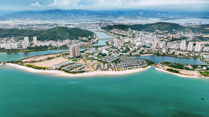 Các dự án mặt tiền biển, sở hữu lâu dài tại Hạ Long đang được nhà đầu tư Hà Nội quan tâm.