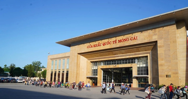 Tỉnh duy nhất có đường biên giới cả trên bộ và trên biển với Trung Quốc? - 3