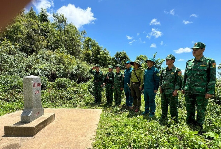 Tỉnh duy nhất có đường biên giới cả trên bộ và trên biển với Trung Quốc? - 5