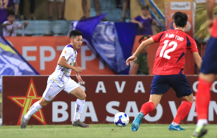 CLB Hà Nội găp khó khăn trước Công an Hà Nội.