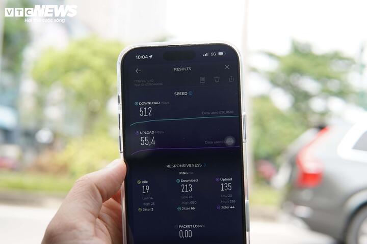 Khu vực cổng chào Thiên Đường Bảo Sơn (Hoài Đức,TP Hà Nội) sóng 5G được đo vào ngày 17/10 có tốc độ tải xuống 5G đạt tới 512Mbps, tuy nhiên tốc độ tải lên chỉ đạt 55,4Mbps. Tốc độ 5G này giảm nhanh khi đi qua ngã tư Nam An Khánh - Lê Trọng Tấn.