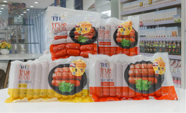 Các sản phẩm xúc xích thuộc bộ TH true FOOD.