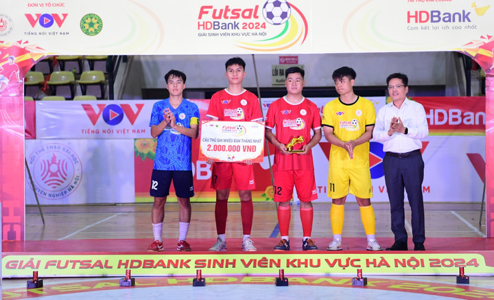 Quý Mùi đồng thời là chủ nhân của danh hiệu Vua phá lưới, cùng 2 cầu thủ là Trần Ngọc Khánh và Đỗ Đức Anh.