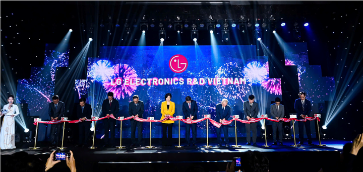 Lễ thành lập pháp nhân độc lập LG Electronics R&D Vietnam năm 2023.