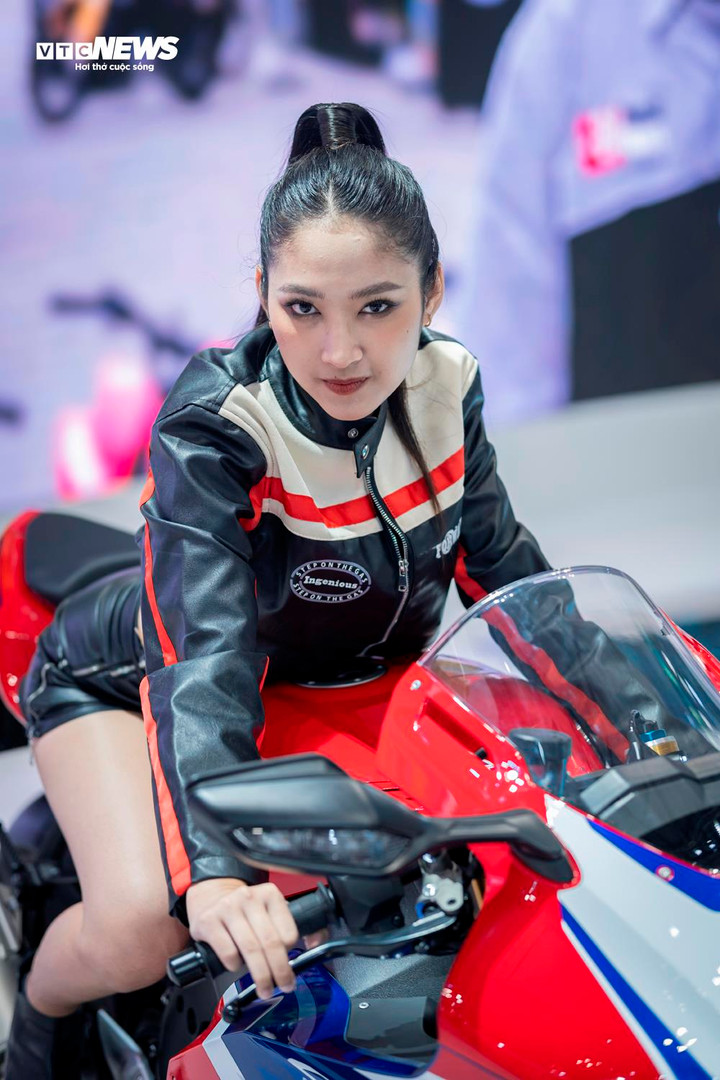 Đây là mẫu xe côn tay thể thao của Honda được đánh giá cao.