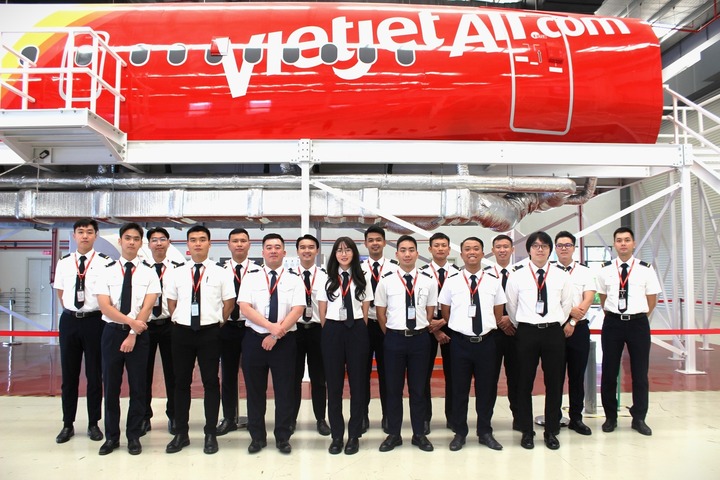 Vietjet chắp cánh ước mơ bay với ngày tuyển dụng tiếp viên hàng không tháng 10 - 7