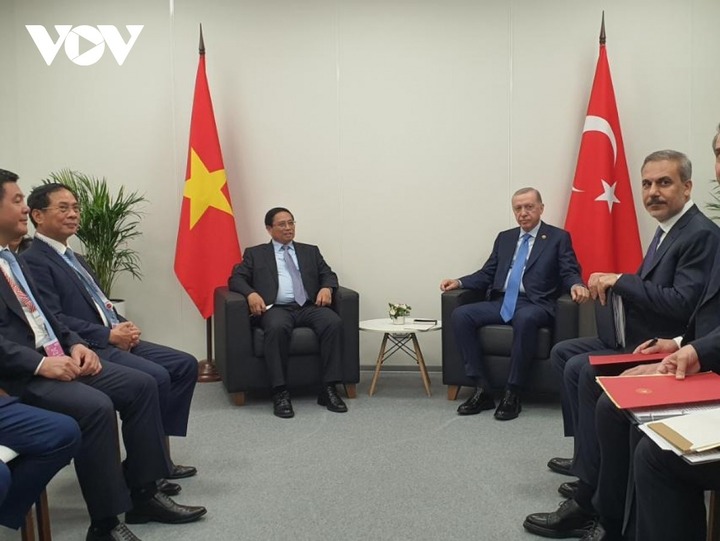 Thủ tướng Phạm Minh Chính gặp Tổng thống Thổ Nhĩ Kỳ Recep Tayyip Erdogan.