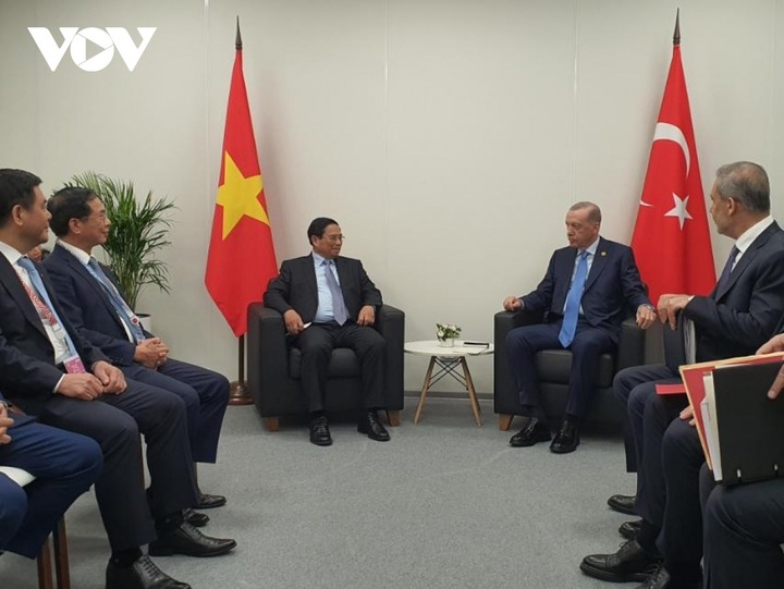 Thủ tướng khẳng định coi trọng mối quan hệ hữu nghị và hợp tác tốt đẹp Việt Nam - Thổ Nhĩ Kỳ; mong muốn các doanh nghiệp Thổ Nhĩ Kỳ quan tâm đầu tư hơn nữa vào Việt Nam.