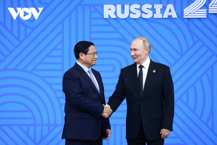 Thủ tướng Phạm Minh Chính và Tổng thống Nga Vladimir Putin.