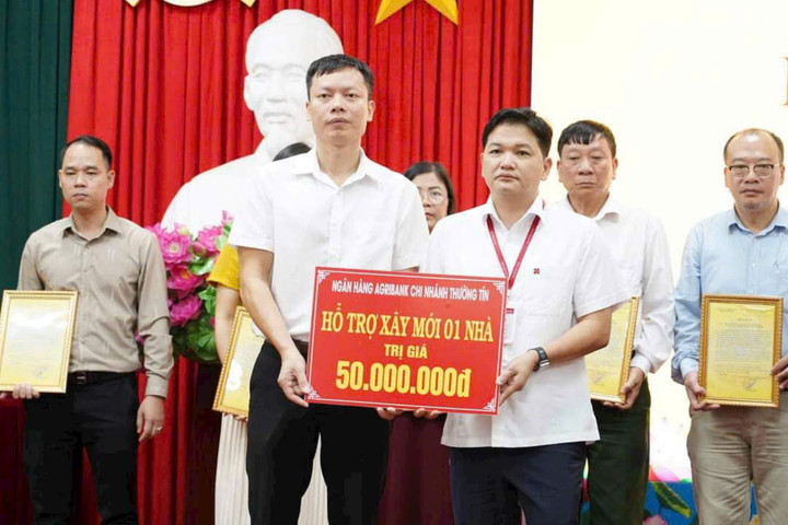Ngân hàng Agribank chi nhánh Thường Tín hỗ trợ xây mới 1 ngôi nhà.