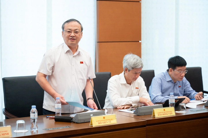 Đại biểu Quốc hội Đỗ Tiến Sỹ, đoàn Hưng Yên, Tổng Giám đốc Đài Tiếng nói Việt Nam.