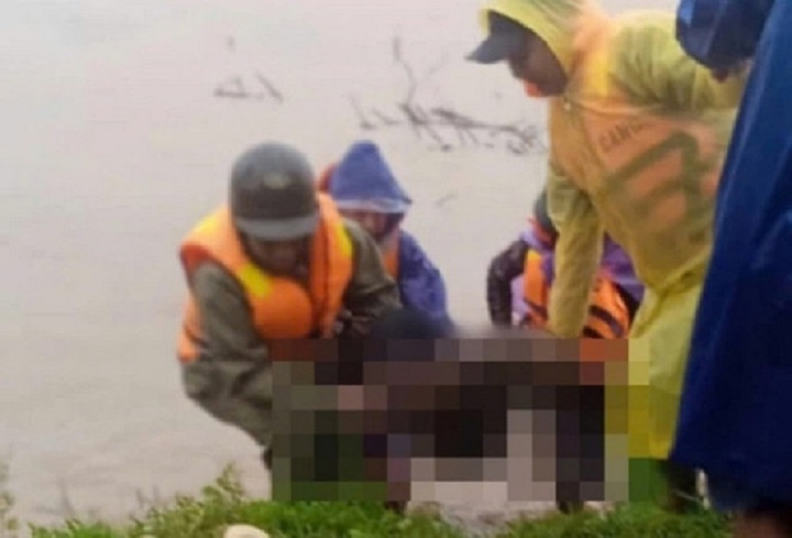 Thi thể anh H. được tìm thấy sau nhiều giờ tìm kiếm.