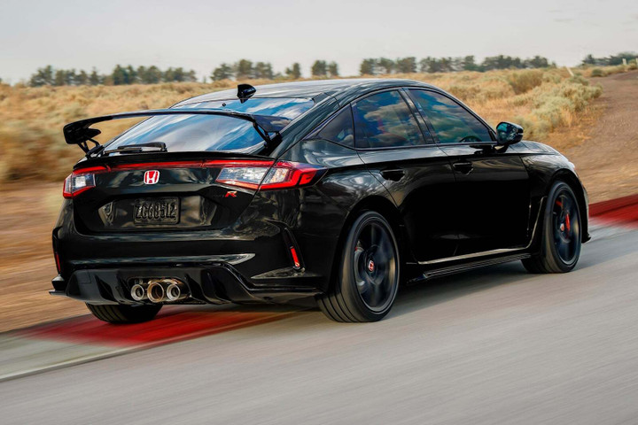 Hot hatch là thuật ngữ rút gọn của "hot hatchback", chỉ xe hatchback hiệu suất cao. (Ảnh minh họa).