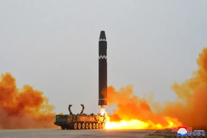 Hình ảnh tên lửa đạn đạo liên lục địa (ICBM). (Ảnh: Reuters)