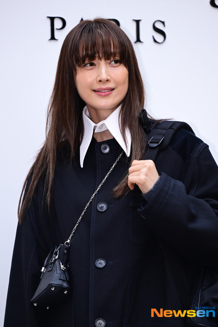 Bà xã tài tử Won Bin trẻ trung tuổi 45.