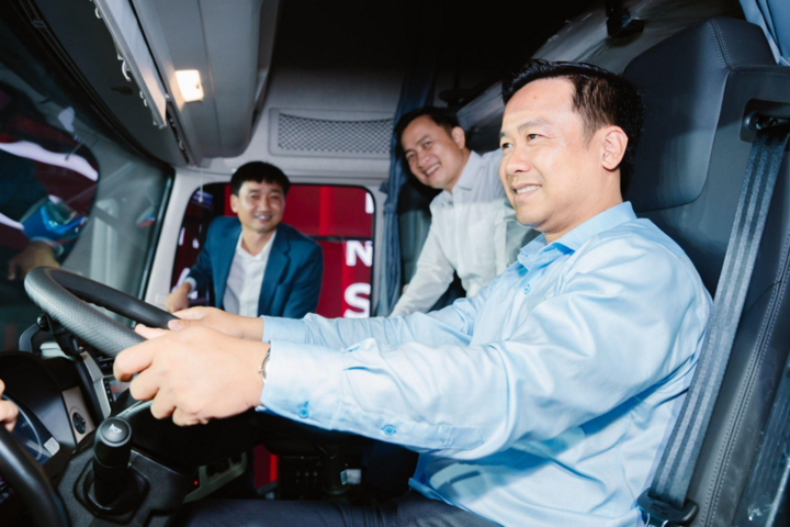 Dongfeng X7 mang đến trải nghiệm lái xe thoải mái với nội thất rộng rãi, hiện đại.