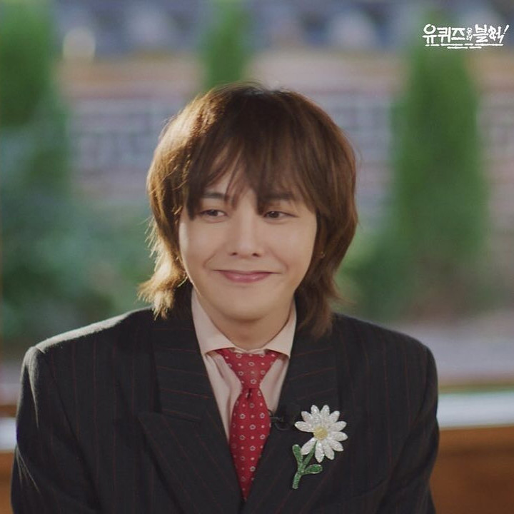 G-Dragon đánh úp fan, nhá hàng nhạc mới trước ngày ra mắt.