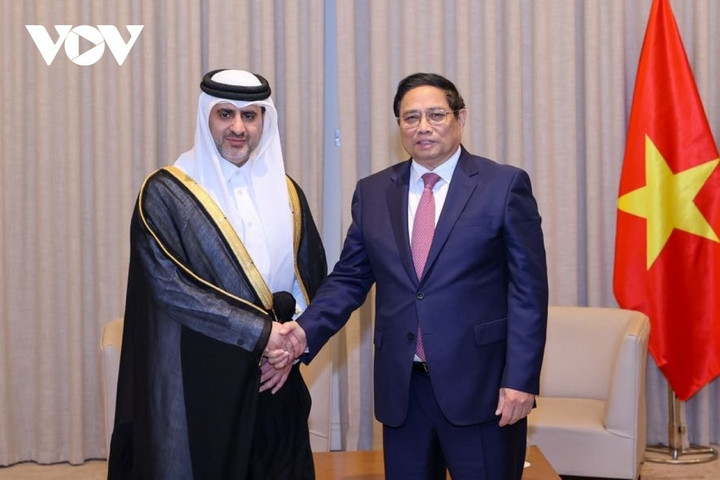 Thủ tướng Phạm Minh Chính và Chủ tịch Cơ quan Đầu tư Qatar (QIA).