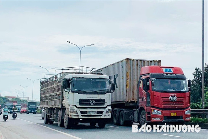 Quốc lộ 5 có lưu lượng thực tế hiện nay khoảng 90.000 xe/ngày đêm, vượt hơn 6 lần lưu lượng thiết kế.