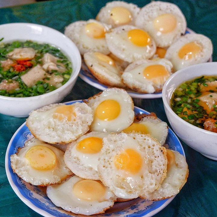 Bánh căn Đà Lạt.