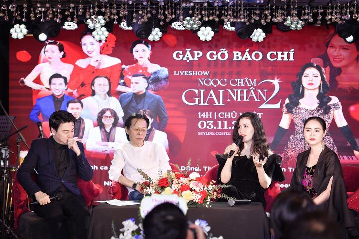 Nhạc sĩ Nguyễn Quang và ca sĩ Ngọc Châm (thứ hai, thứ ba từ trái sang) chia sẻ về liveshow "Giai nhân 2".