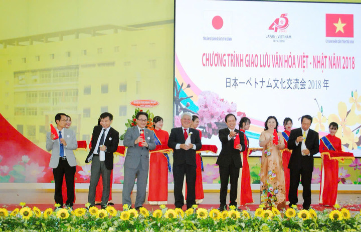 Các đại biểu tham dự Lễ hội giao lưu văn hóa Việt – Nhật (lần 2).