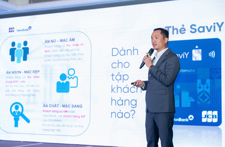 Ông Nguyễn Tấn Pháp - Giám đốc Trung tâm Thẻ - VietinBank -giới thiệu về thẻ SaviY.