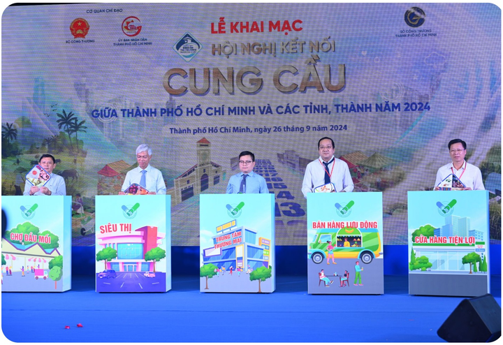 Các đại biểu tham dự lễ khai mạc chuỗi sự kiện kết nối cung cầu tại TP.HCM và các tỉnh thành 2024.
