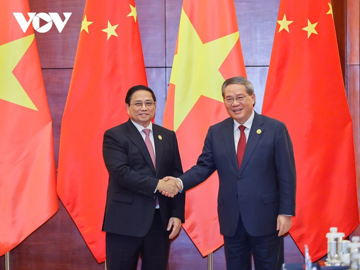 Thủ tướng Phạm Minh Chính và Thủ tướng Quốc vụ viện Trung Quốc Lý Cường. (Ảnh: Vũ Khuyên)