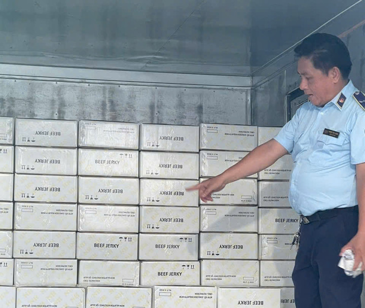 Hơn 1 tấn bò khô không rõ nguồn gốc xuất xứ bị phát hiện