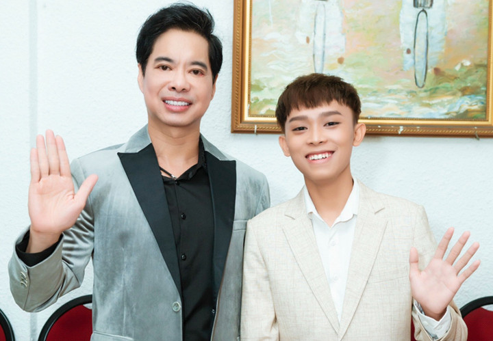 Hồ Văn Cường được danh ca Ngọc Sơn hỗ trợ khi trở lại ca hát.