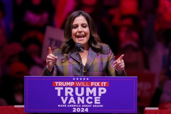 Bà Elise Stefanik phát biểu trong một cuộc vận động cho ông Donald Trump tại Madison Square Garden, New York. (Ảnh: Reuters)