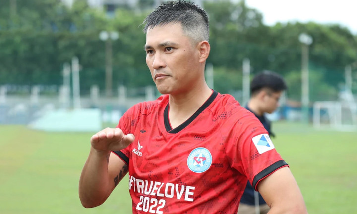 Công Vinh được mời về SLNA làm việc.