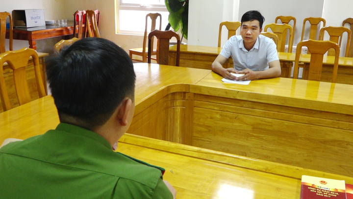 Ngô Đình Khánh tại cơ quan Công an. (Ảnh: Ngô Quang Văn/CA Quảng Bình)