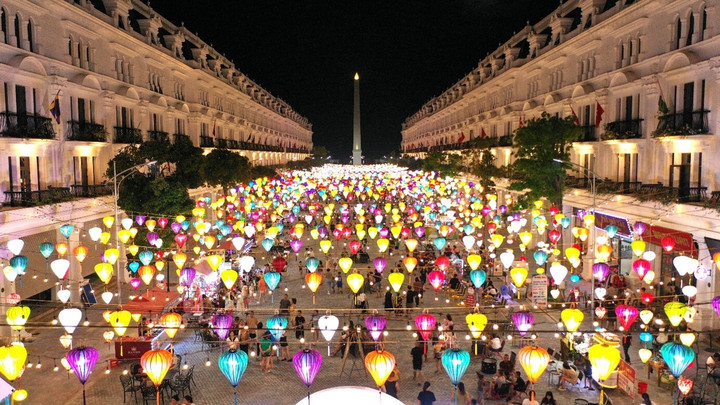 Phố đi bộ The Rome – nơi diễn ra những sự kiện văn hoá, nghệ thuật đặc sắc hàng tuần.