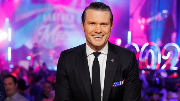 Ông Pete Hegseth là người dẫn chương trình 'Fox & Friends Weekend' của Đài Fox News. (Ảnh: Fox News)
