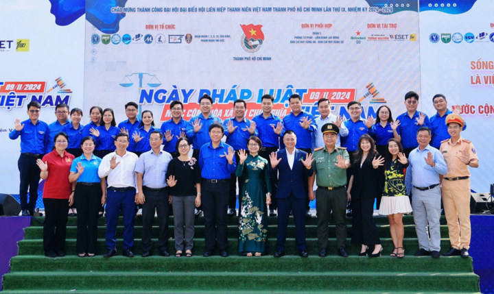 HEINEKEN Việt Nam và Đoàn Phòng Cảnh sát Giao thông TP.HCM ký biên bản ghi nhớ, cam kết hợp tác thực hiện các hoạt động thúc đẩy văn hóa Uống có trách nhiệm.